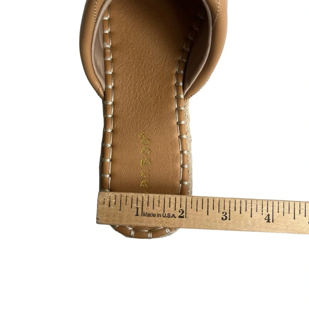 Bamboo Women’s Size 8 Tan, Espadrille, Closed Toe, Quilted, Woven Sandals, Mules
